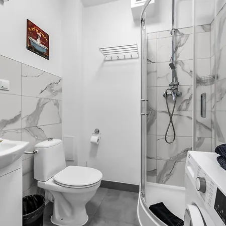 Zoliborz - Trams & Parks Nearby - By Rentujemy アパート *