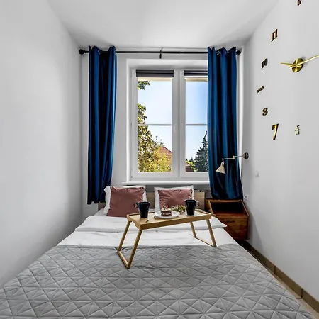 Zoliborz - Trams & Parks Nearby - By Rentujemy アパート ワルシャワ