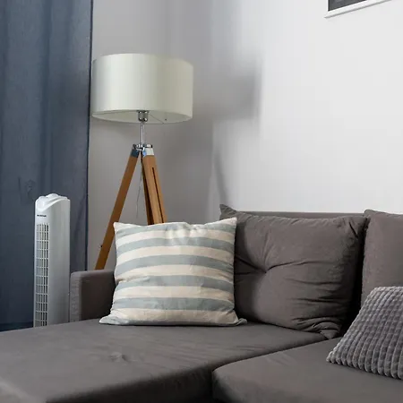 Lejlighed Zoliborz - Trams & Parks Nearby - By Rentujemy *