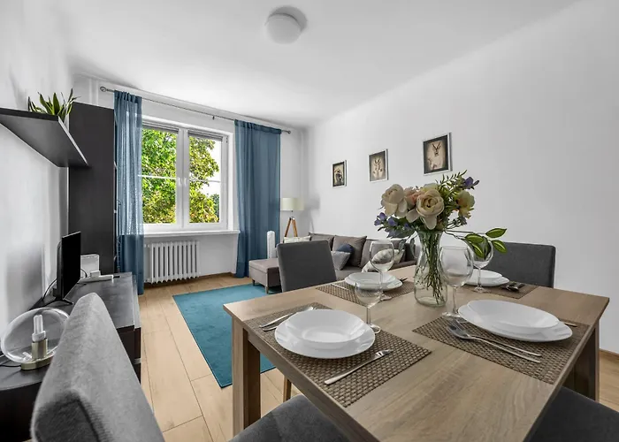 Zoliborz - Trams & Parks Nearby - By Rentujemy *