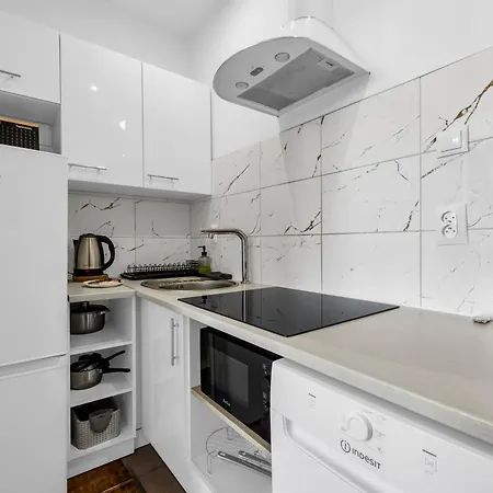 Zoliborz - Trams & Parks Nearby - By Rentujemy Daire